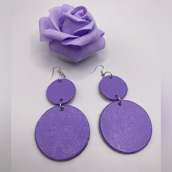 Lilac, purple and white strip earrings. - Picture 2 of 3